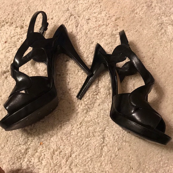 Shoes - Picture 2 of 4